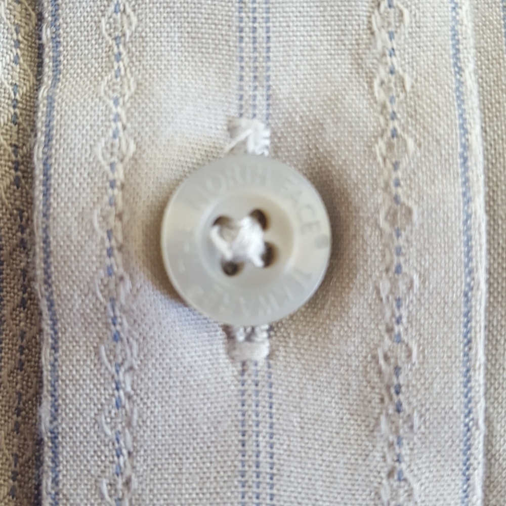 《 North Face 》 Performance Button Down - Picture 4 of 4
